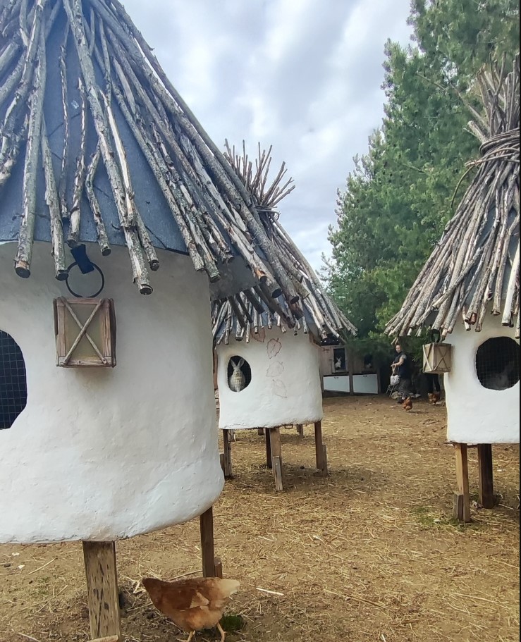 Деревенское подворье "Листопад"